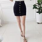 Fray-hem Button-detail Skirt