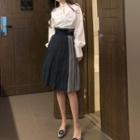 Balloon-sleeve Blouse / Two-tone Pleated Skirt