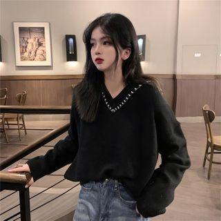 V-neck Contrast Loose-fit Sweater