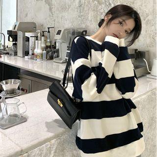 Striped Loose-fit Sweatshirt / Plain Jogger Pants