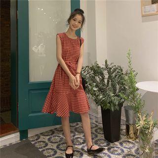 Plaid Sleeveless Ruffle-trim Dress