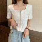 Short-sleeve Square-neck Zipped T-shirt