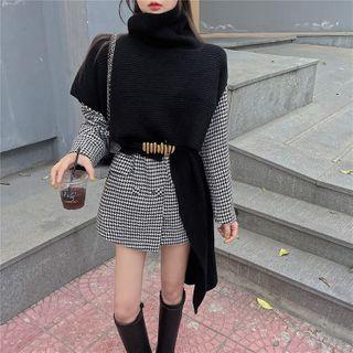 Houndstooth Blazer / Turtleneck Knit Shawl / Belt