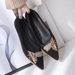 Cartoon Applique Pointed Pumps