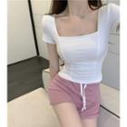 Short-sleeve Square Neck T-shirt / Sweatshorts
