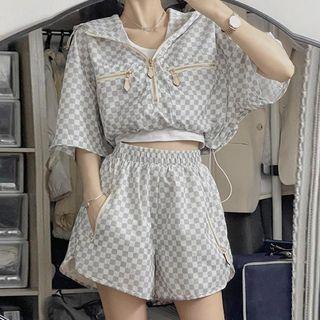 Set: Elbow-sleeve Checkerboard Hooded T-shirt + Shorts