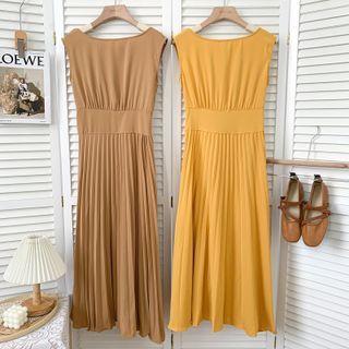 Sleeveless Pleated Midi Dress In 10 Colors