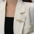 Arrow Rhinestone Shell Alloy Brooch Shell Brooch - Silver & Gold - One Size