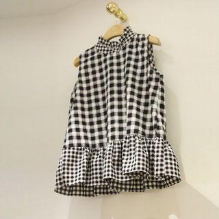 Checked Sleeveless Blouse