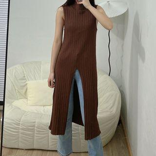 Sleeveless Front-slit Knit Top