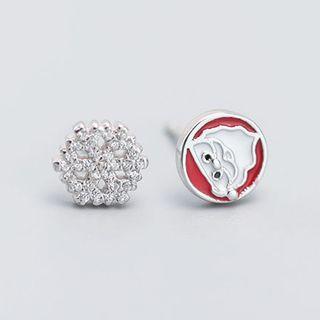 Snowflake Asymmetric Stud Earring