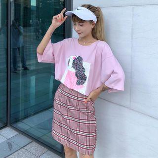 Elbow-sleeve Printed T-shirt / Plaid Mini Skirt