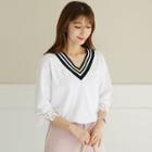 Contrast V-neck Lace-cuff Top