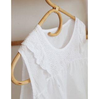 Lace-yoke Sleeveless Blouse One Size