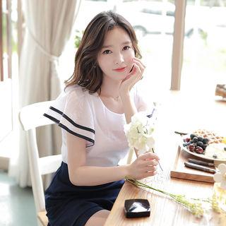 Flutter-sleeve Textured Blouse