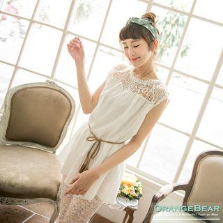Sleeveless Lace-panel Button-back Long Top