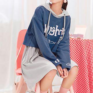 Set: Print Long-sleeve T-shirt + Hooded Sleeveless A-line Dress
