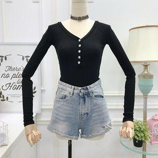 Lightweight V-neck Knit Top