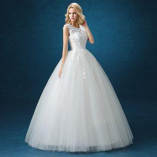 Sleeveless Lace Ball Gown Wedding Dress