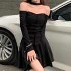Off-shoulder T-shirt / Mini A-line Skirt