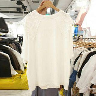 3/4-sleeve Lace Paneled T-shirt