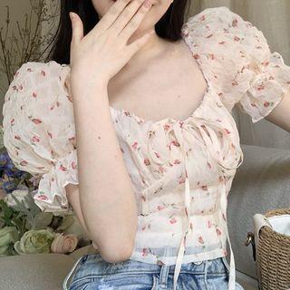 Short-sleeve Floral Cropped Blouse Floral - Pink & Beige - One Size
