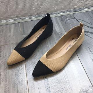 Contrast-color Low-heel Knit Pumps