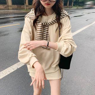 Round-neck Plain Oversize Sweatshirt / High-waist Plain Wide Leg Shorts