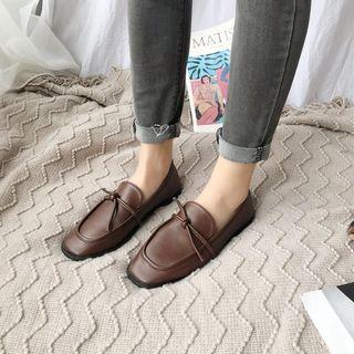 Tie-front / Buckled Loafers