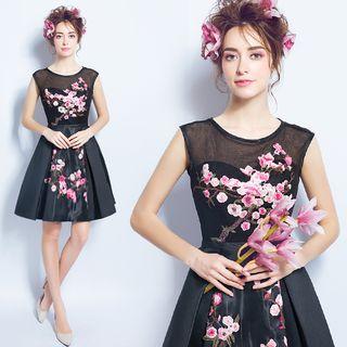 Sleeveless Embroidery Mini Prom Dress