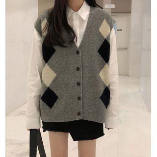 Plaid Knit Vest / Long-sleeve Plain Shirt