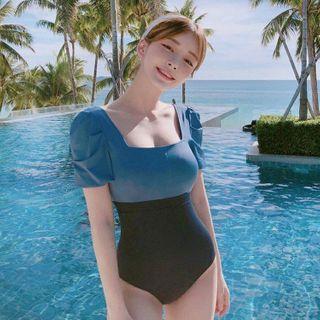 Puff-sleeve Open-back Color Block Swimsuit