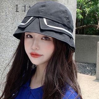 Contrast Stripe Bucket Hat