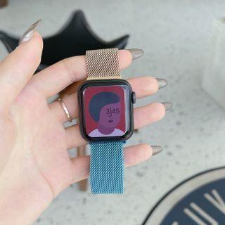 Stainless Steel Apple Watch Milanese Band
