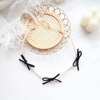 Bow Faux Pearl Choker Black - One Size