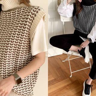 Turtleneck Patterned Sweater Vest