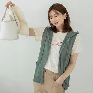 Pocket-detail Hooded Knit Vest