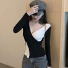 Two-tone V-neck Knit Top Black & White - One Size