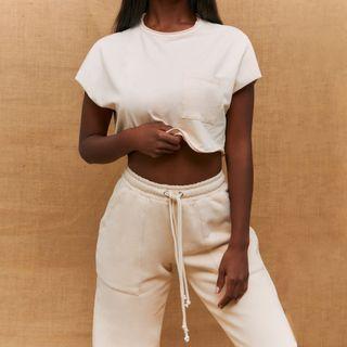 Set: Short-sleeve Cropped Sports T-shirt + Sweatpants