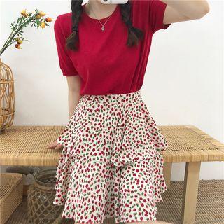 Short-sleeve T-shirt / Floral A-line Skirt