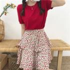Short-sleeve T-shirt / Floral A-line Skirt