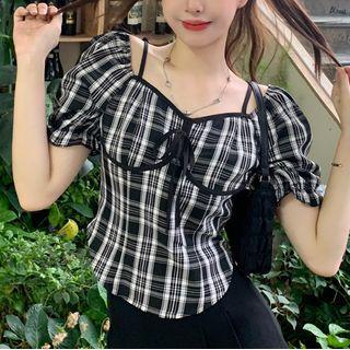 Short-sleeve Plaid Fitted Top Black - One Size