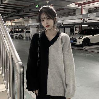 Colorblock V-neck Sweater Gray & Black - One Size