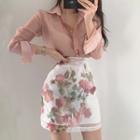 Plain Shirt / Floral A-line Skirt