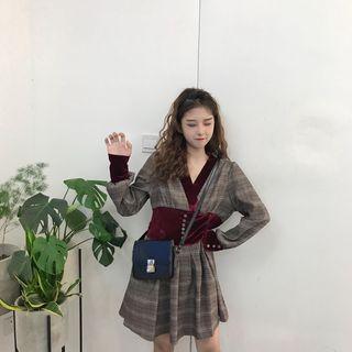 Check V-neck Long-sleeve A-line Dress