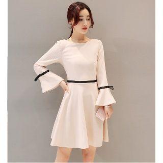 Bell-cuff Contrast Trim Dress