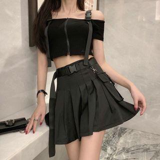 Short-sleeve Cropped T-shirt / Belted Pleated Skirt / Set