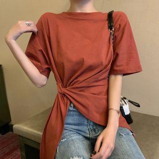 Short-sleeve Knotted Slit T-shirt