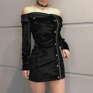 Off-shoulder Long-sleeve Mini Velvet Dress Black - One Size