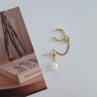 Faux Pearl Chain Ear Stud
